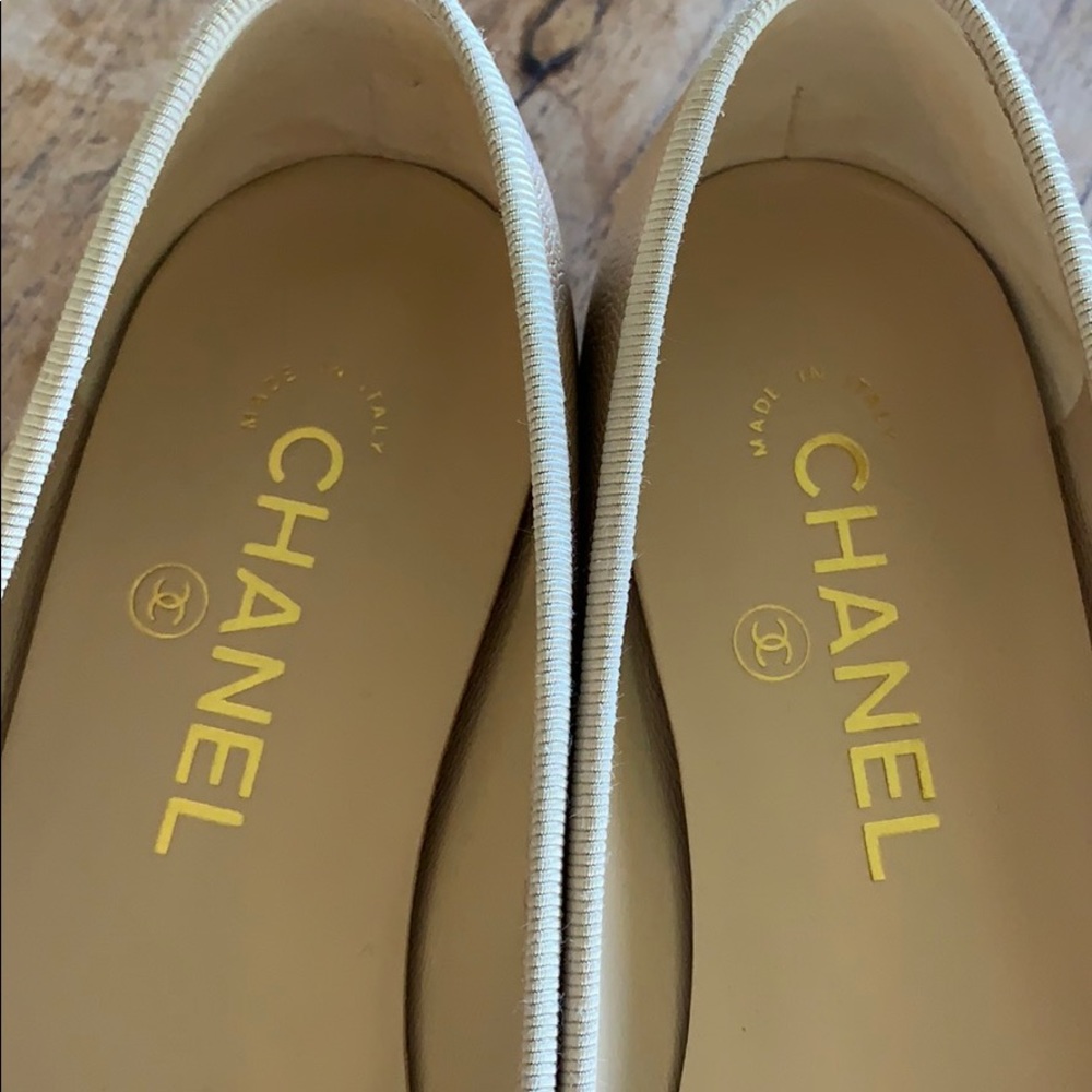 NIB CHANEL Beige Caviar Leather Flats 38 - Picture 6 of 8